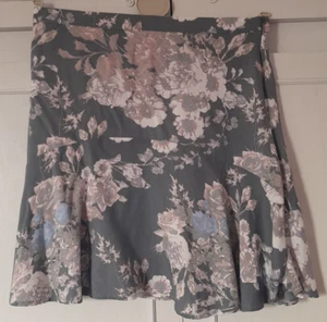 Next Lightweight Grey & Pink floral flared swing skirt. UK (generous) 8 L: 18in - Picture 1 of 2