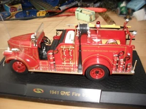 Signature Models - 1/32 Diecast - 1941 GMC Fire Engine Truck - Picture 1 of 8