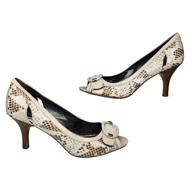 Zapatos Alfani 7.5 Blanco Marrón Reptil Serpiente Estampado Hebilla en Relieve Puntera Abierta Tacones Foto 1 de 4