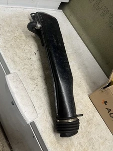 Mercedes G Wagen 280GE 460/461 Air Intake Cross Pipe - Picture 1 of 1
