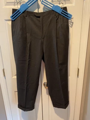 EUC Kirkland Signature Men's dress pants 36x28 100% wool pleated cuffed 617 - Image 1 of 4
