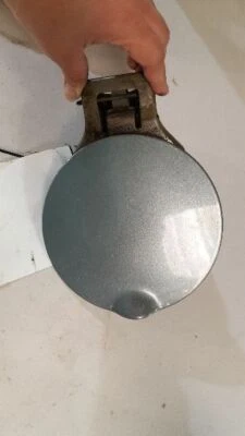 05 06 07 Puerta de llenado de combustible FORD QUINIENTOS VERDE DV 32599 Foto 1 de 4