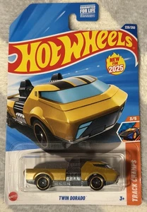 🔥Nuevo Hot Wheels ~ Twin Dorado Gold Variant HW Track Champs 2025 (marco de metal)🔥 - Imagen 1 de 4