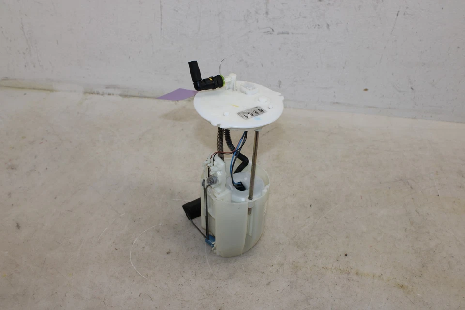 2006-2015 Mazda MX-5 Miata Fuel Pump OEM MU13 - Image 1 of 4