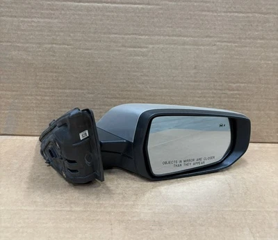 Espejo retrovisor lateral derecho para pasajero Chevrolet Malibu 2016-2024 ASM con ciego OEM Silver Ice Foto 1 de 4