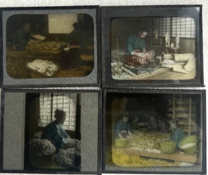 JAPAN magische Laternendias - Dorfarbeiter Szenen, Zimmermann, Seidenkokons - Bild 1 von 6