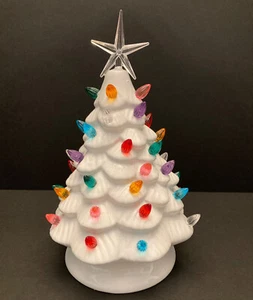 Árbol de Navidad Cerámica Blanca 10" Luces Multicolores Alimentado por Batería Abuela - Imagen 1 de 13