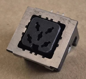 Voltage power supply socket for COMMODORE 128 / AMIGA 500 internal power jack - Picture 1 of 4