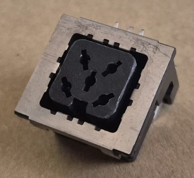 Voltage power supply socket for COMMODORE 128 / AMIGA 500 internal power jack - Image 1 of 4