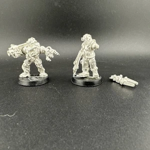 Warhammer 40K: Space Marines - 2 Servitoren (Metall) Hw10 - Bild 1 von 2