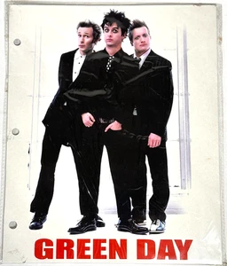 Green Day 3 Ring Paper Folder - 2 Sided Graphics - Frameable - RARE - NEW SEALED - Picture 1 of 4