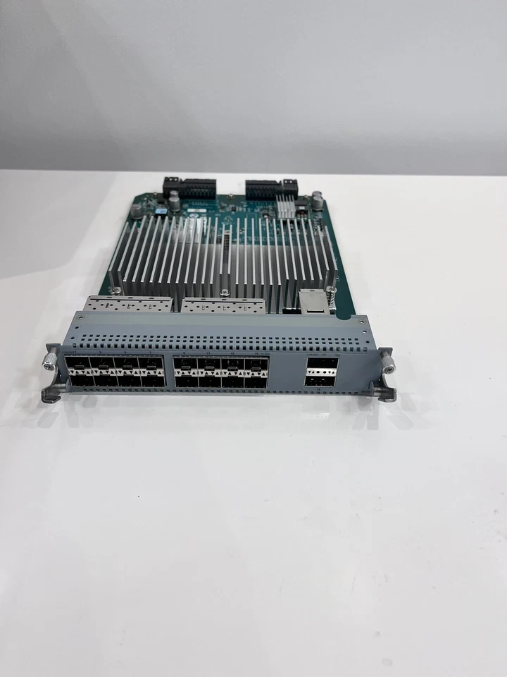 EXTREME NETWORKS 8418XSQESM 16x1/10G SFP+,2x40G QSFP+ - EC8404005-E6 ETHERNET - Image 1 of 4