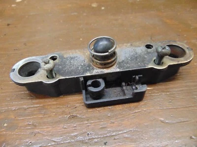 SUZUKI GSF600S BANDIT MK1 1995-1999 ЗАМОК СИДЕНЬЯ СПУСК - Изображение 1 из 3