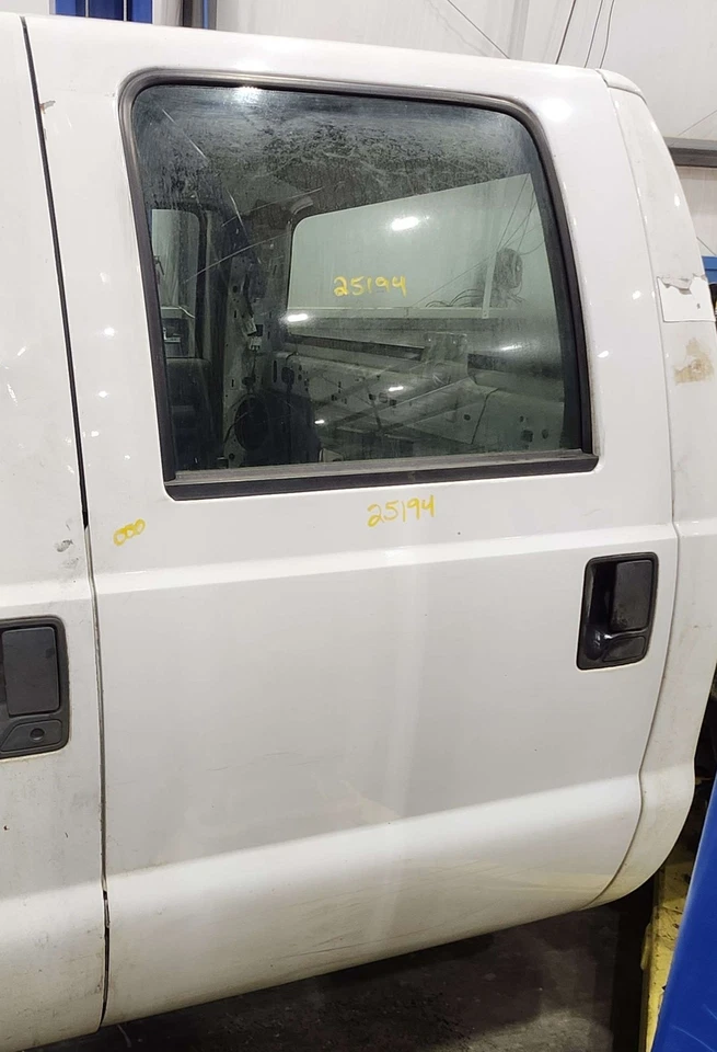 13-16 Ford F-250 F-350 doble cabina manual puerta trasera izquierda lado del conductor blanco Z1 OEM Foto 1 de 1