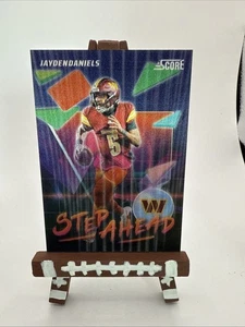 2025 Panini Score STEP AHEAD Jayden Daniels SSP Case Hit!!  🔥 Commanders ROY 🔥 - Bild 1 von 1