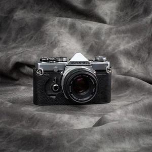 Étui demi-appareil photo en cuir véritable pour Olympus OM-1/1N OM-2/2N OM-4/4TI noir - Photo 1 sur 4