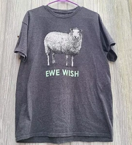 T-shirt Ewe Wish (You Wish) divertente e sarcastica pecore agnello fattoria animali maglietta grande  - Foto 1 di 6