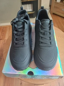 Ladies Skechers Size 6.5 - Picture 1 of 7