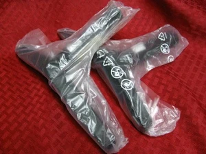 SET Samsung BN96-36261A BN63-17648A tv FEET STAND LEGS 9500G40 +SCREWS - Picture 1 of 5