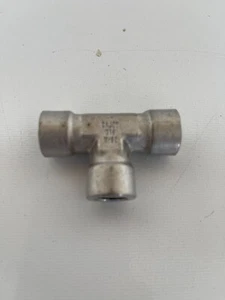 TEE 1/4" Class 3000 Female NPT Thread Forged Stainless Steel Pipe Fitting. - Picture 1 of 2