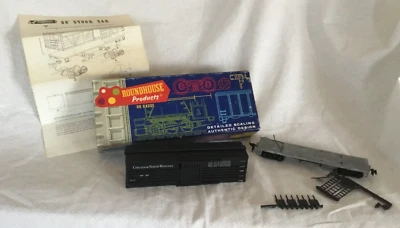 Vintage HO Scale Roundhouse Chicago & Northwestern 36' Stock Car #3262 - Image 1 of 4