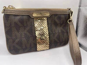 Michael Kors Damen Handtasche Geldbeutel Braun Beschichtet Canvas Gold Pailletten Handgelenktasche - Bild 1 von 5