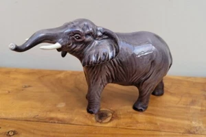 Beswick Elephant Figurine 974 Good Condition - Picture 1 of 9