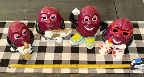 Vintage California Raisins 7" & 8" Ceramic Figures Set of 4 Cover