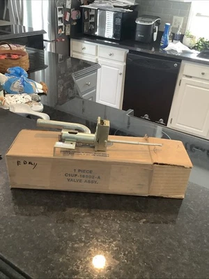 Nos 1961-1964 Ford Econoline Heater Valve C1UZ-18502-A - Image 1 of 4