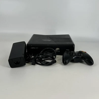 Consola portátil Microsoft Xbox 360 500 GB negra con controlador - problema con unidad de disco Foto 1 de 4