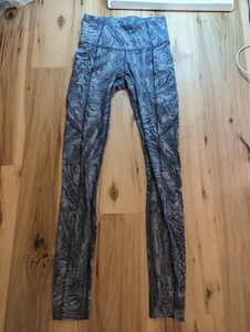 Lululemon Fast Free Tight 28"Non-Reflective Dimensional Icing Blue Multi Size 2 - Picture 1 of 6