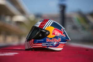 USA FIM RACING MOTO GP RED BULL FULL RACE REPLICA HELMET SIZE MEDIUM 57-58 CM - Picture 1 of 5