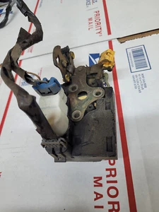 2000-2005 Buick LeSabre RIGHT REAR Door Lock Latch Release Actuator - Picture 1 of 2