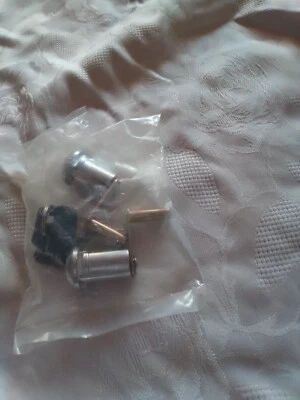 Cilindros de porta Peugeot 504 novo na caixa - Imagem 1 de 2