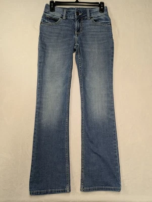 Pantalones de mezclilla para mujer Wrangler talla 1x32 (28x32) azul retro Mae tiro medio corte bootcut Foto 1 de 4