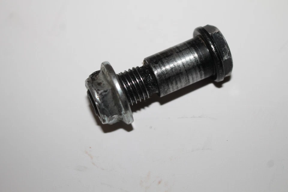 Honda CBR300R CBR 300 2015-2022 soporte soporte pivote perno 90108-MK6-670 Foto 1 de 1