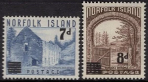 Juego de 2 estampillas de la isla Norfolk 1958 recargos en la serie 1953 montadas sin montar o nunca montadas, limpias - Imagen 1 de 1
