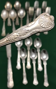 19 Pc KINGS Silverplated DEMI & 5 O'CLOCK SPOONS & CAKE FORKS SH&Co Sheffield - Picture 1 of 10