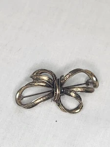 Vintage Bow Shaped Brooch Pin 3D - Bow For A Fabric Wrapped Gift - Picture 1 of 5
