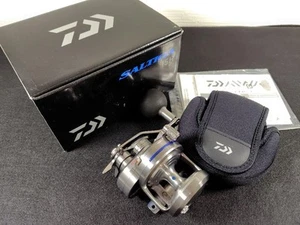 Daiwa 15 Saltiga 15H Baitcast Fishing Reel RH Gear Ratio 7.1:1 with box - Picture 1 of 7