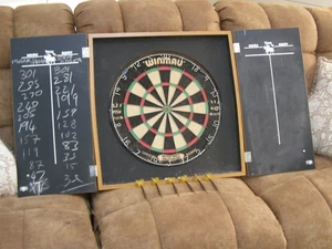 Vintage Winmau British Dart Assoc.. Official Dart board w/ Cabinet & 6 Darts - Picture 1 of 10
