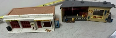 HO Scale Piko 1995 Shell Industrial Service Station & Gas Station Trains - Image 1 of 4