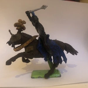 BRITAINS DEETAIL MOUNTED BLACK KNIGHT - Picture 1 of 7
