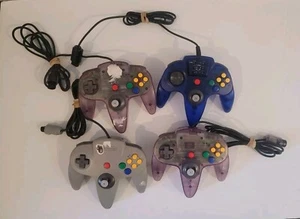 Lot of 4 Untested Nintendo 64 N64 Controllers, Grey, Translucent - Bild 1 von 6