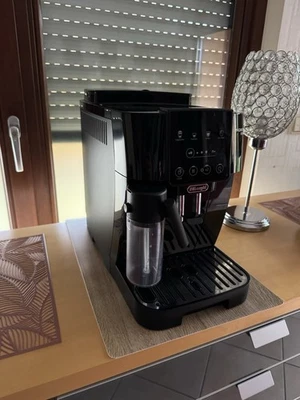 DeLonghi Magnifica Start Milk ECAM220.60.B Kaffeevollautomat  mit GARANTIE - Bild 1 von 4
