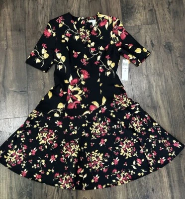Nuevo con etiquetas Vestido London Times Calce y Acampanado Negro Estampado Floral Mujer Talla 6 Precio de venta sugerido por el fabricante 74 USD Foto 1 de 4
