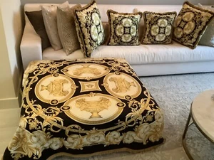 "Urna de león Versace hecha a medida 55""55"" con flecos tela de tapicería de terciopelo" - Imagen 1 de 12