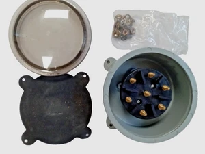 Caja de terminales de lámpara NOS Betts B-47J Snap Seal 4 3/4" con herrajes hecha en EE. UU. - Imagen 1 de 4