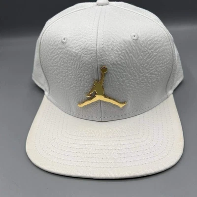 Gorra Air Jordan para hombre blanca cemento elefante metal dorado Jumpman gorra trasera a presión Foto 1 de 4