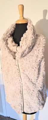 Chaleco para mujer FEVER de piel sintética con cremallera frontal • Marfil • Forrado y bolsillos • Talla XL Foto 1 de 4